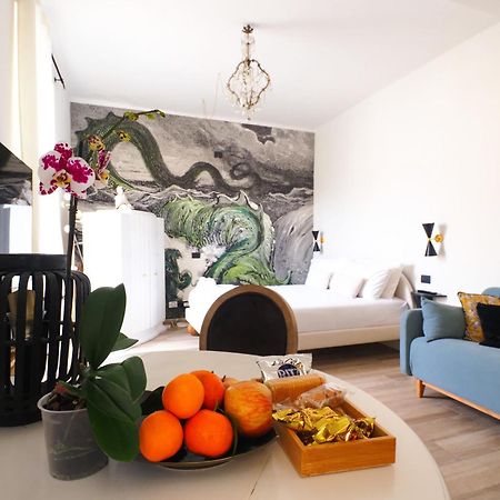Charming Studio In The Heart Of China Town Милано Екстериор снимка