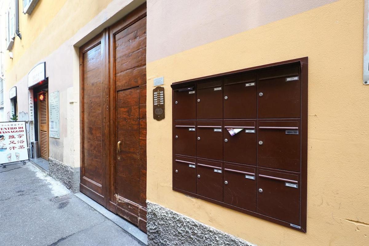 Charming Studio In The Heart Of China Town Милано Екстериор снимка