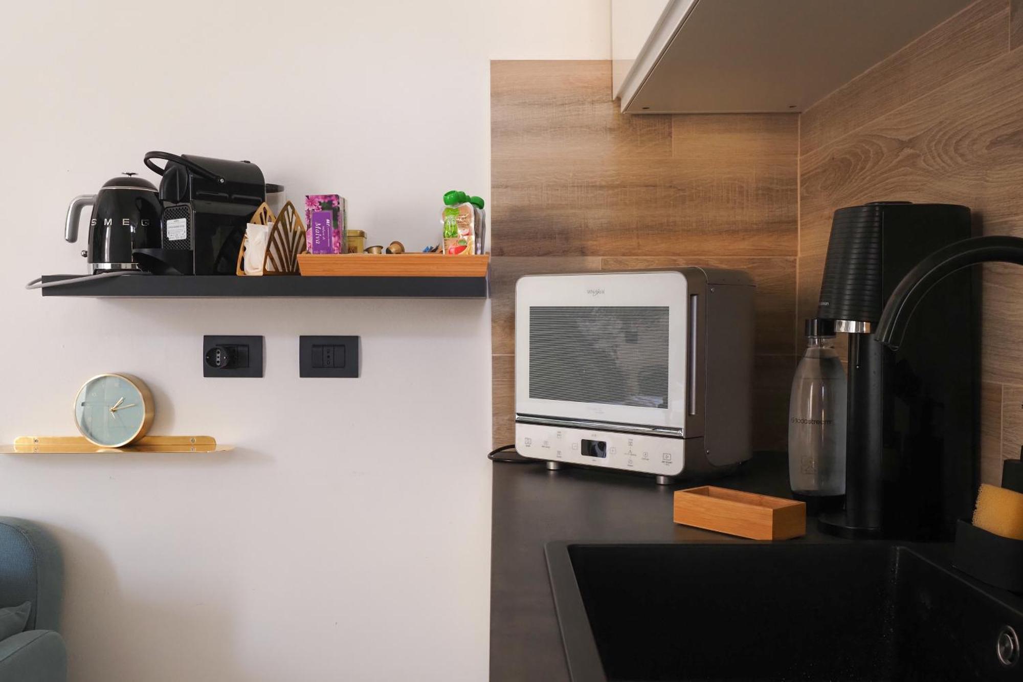 Charming Studio In The Heart Of China Town Милано Екстериор снимка