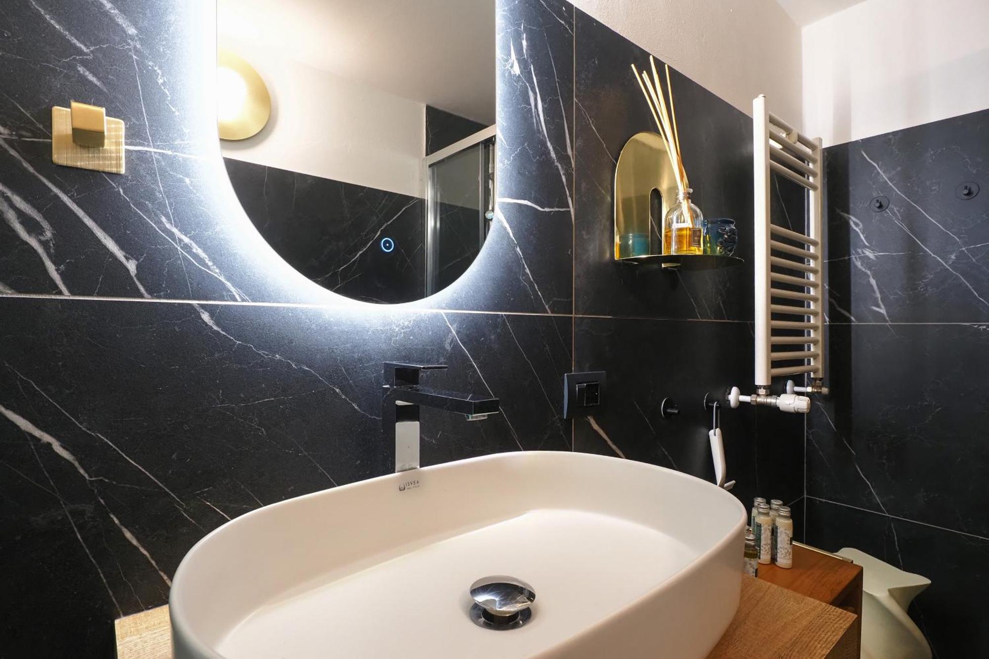 Charming Studio In The Heart Of China Town Милано Екстериор снимка