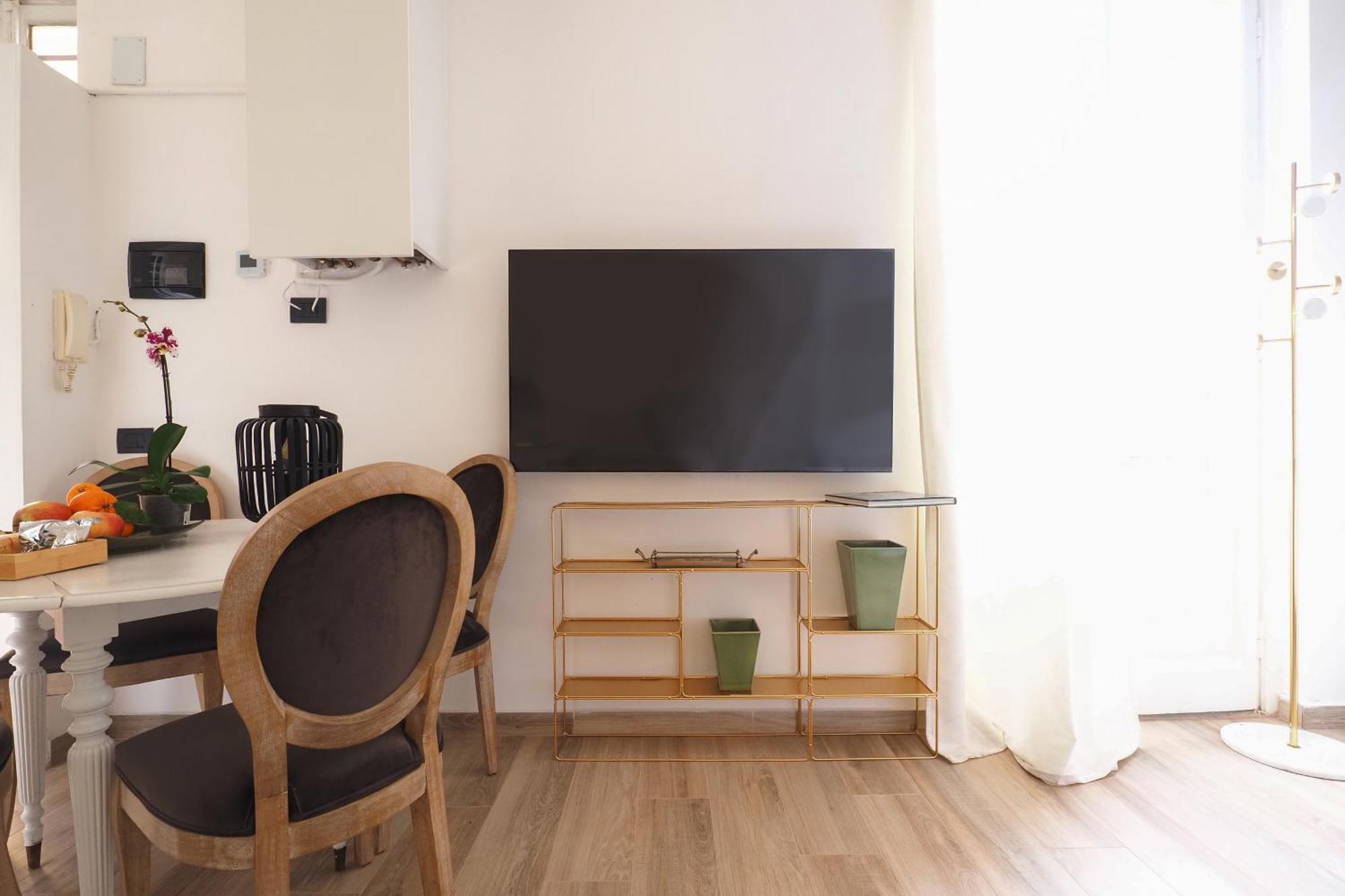 Charming Studio In The Heart Of China Town Милано Екстериор снимка
