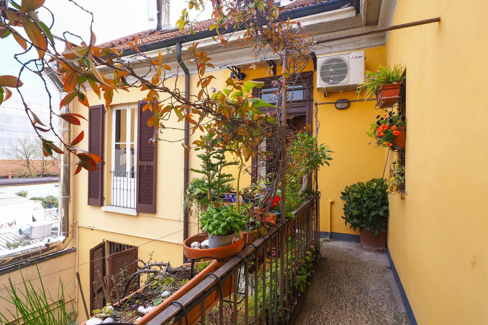 Charming Studio In The Heart Of China Town Милано Екстериор снимка